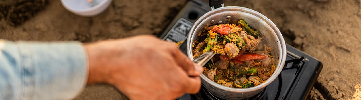 6 Practical Tips for Eating Well on a Camping Trip